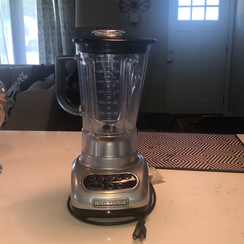Like new KitchenAid Blender